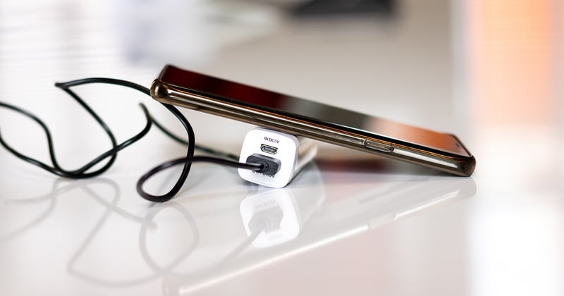 Rechargement réglo mobile : nos astuces pour économiser sans se faire avoir