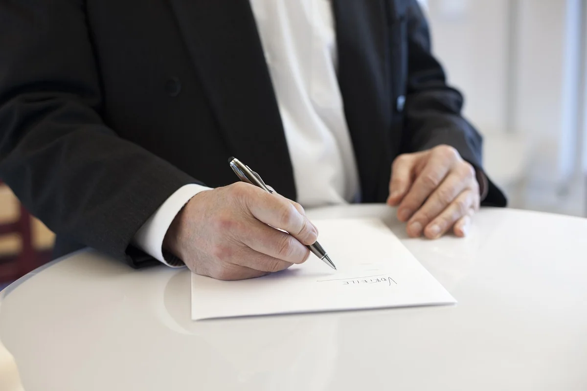 Pour ordre ou procuration : quelle est la vraie différence ?
