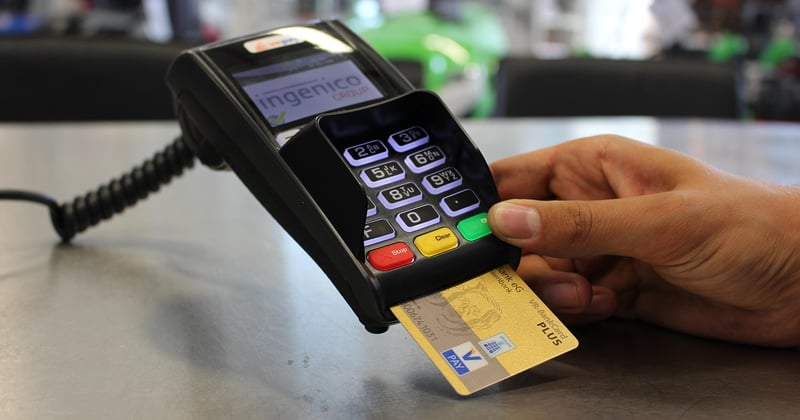 E-carte nomade Banque Postale : la carte qui simplifie vos voyages